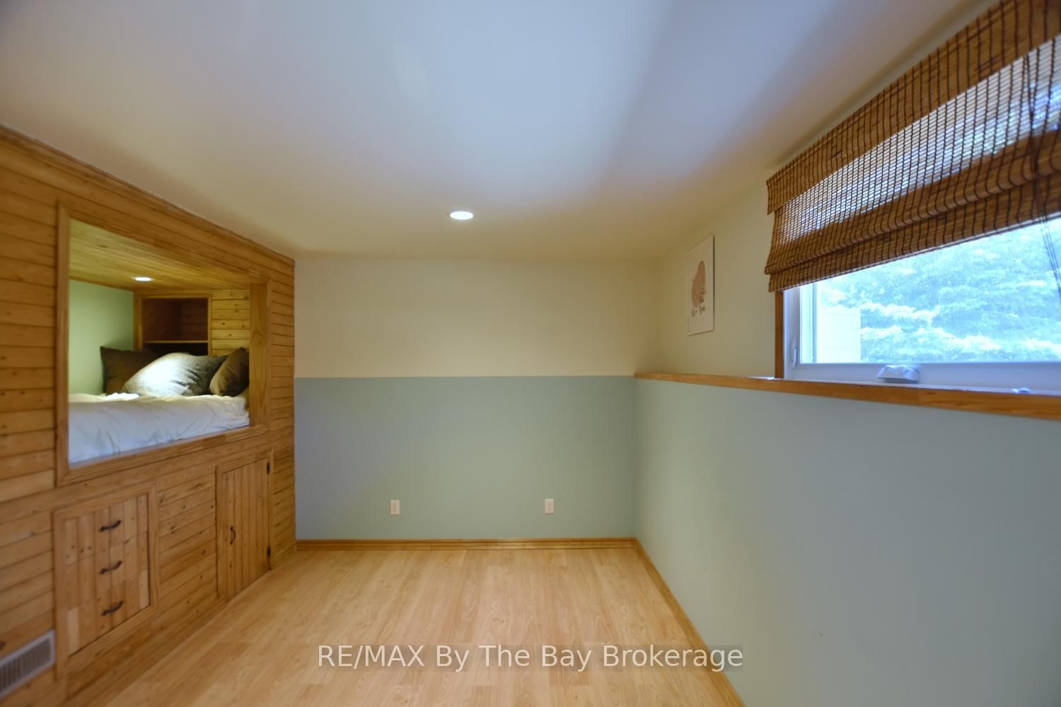 2 Birchmount Circle • Wasaga Beach, ON photo 33