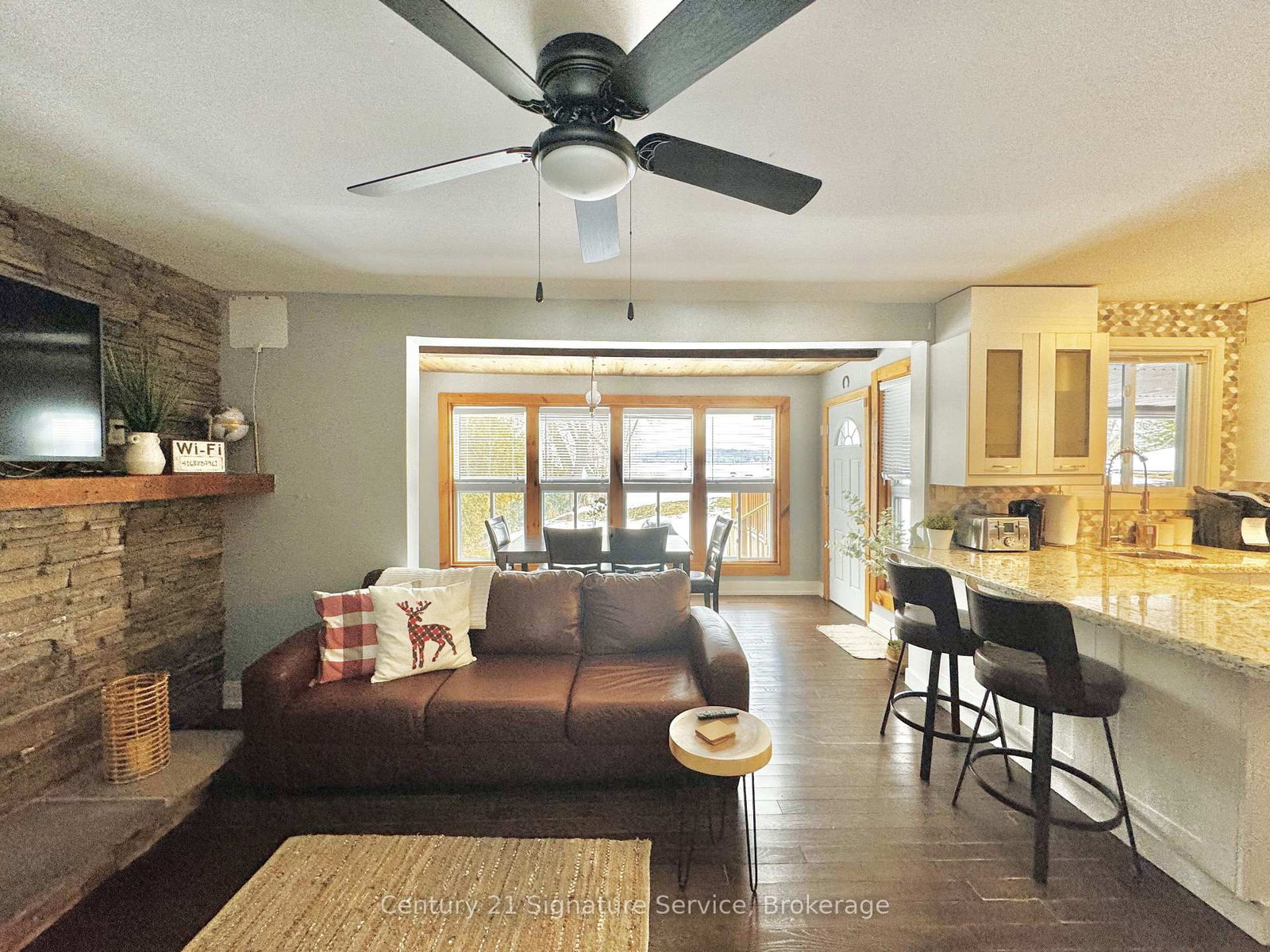 Listing Image 12