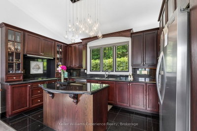 378 ABERDEEN Boulevard • Midland, ON photo 4
