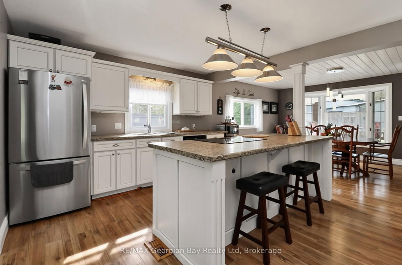 Listing Image 10