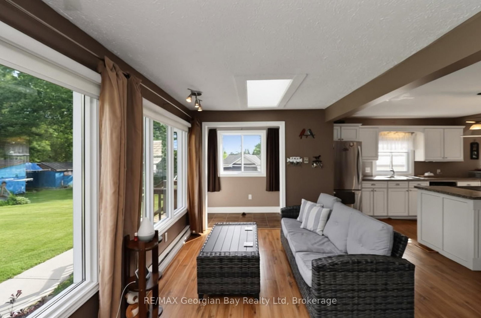 Listing Image 15