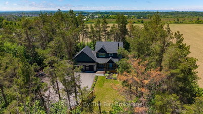 2946 92 County Road • Springwater, ON photo 2