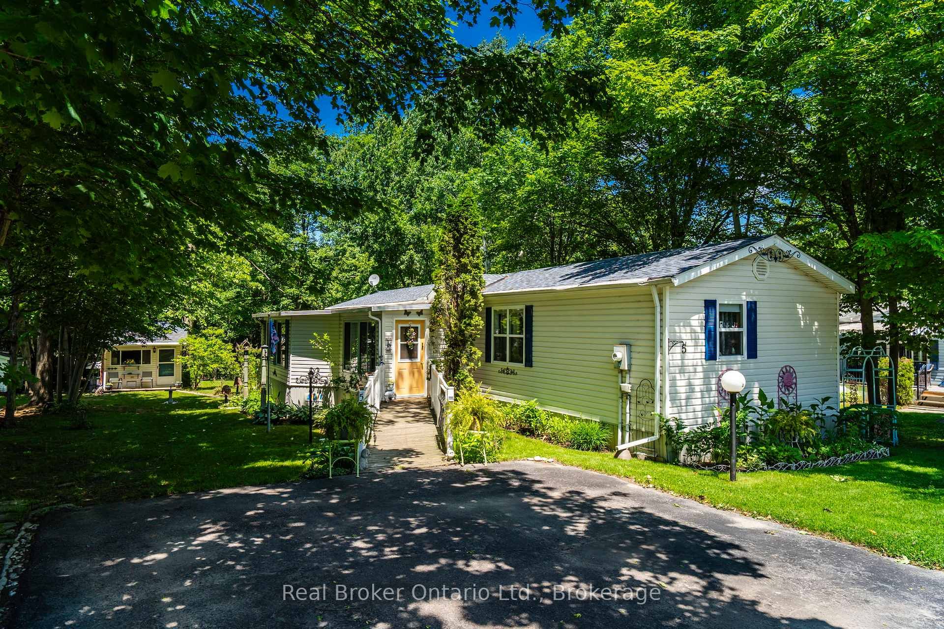 5411 Elliott Side Road, Unit 5