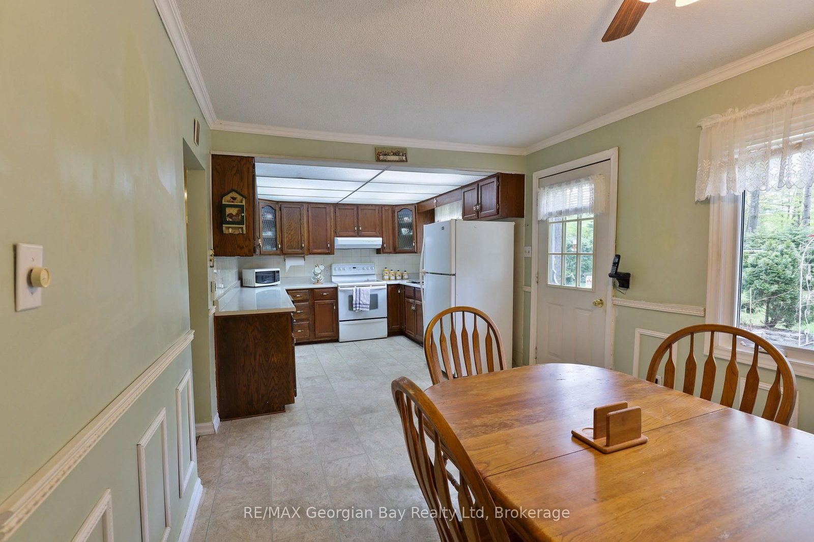 1 Lindale Avenue • Tiny, ON photo 8