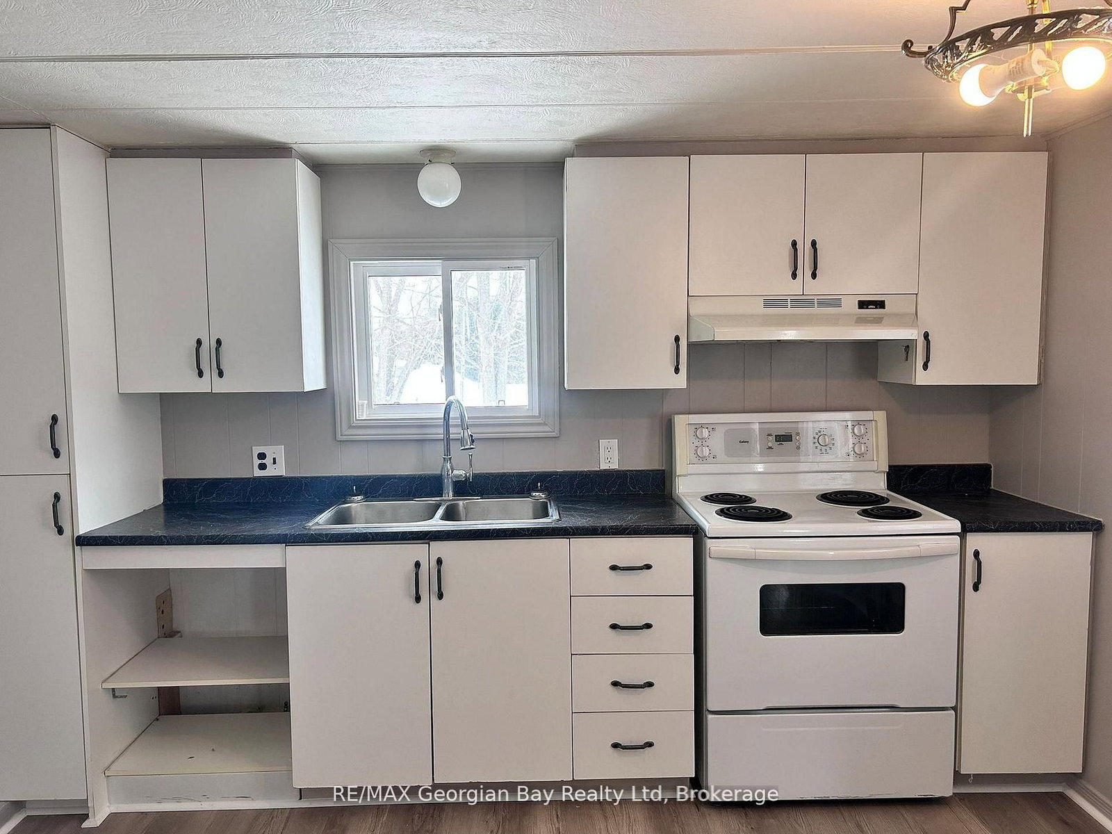 3 Northland Road • Midland, ON photo 5