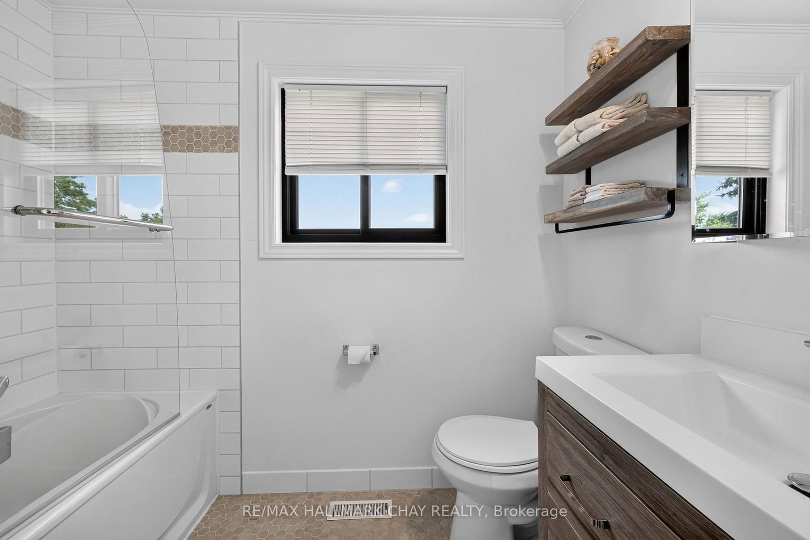 243 Letitia Street • Barrie, ON photo 37
