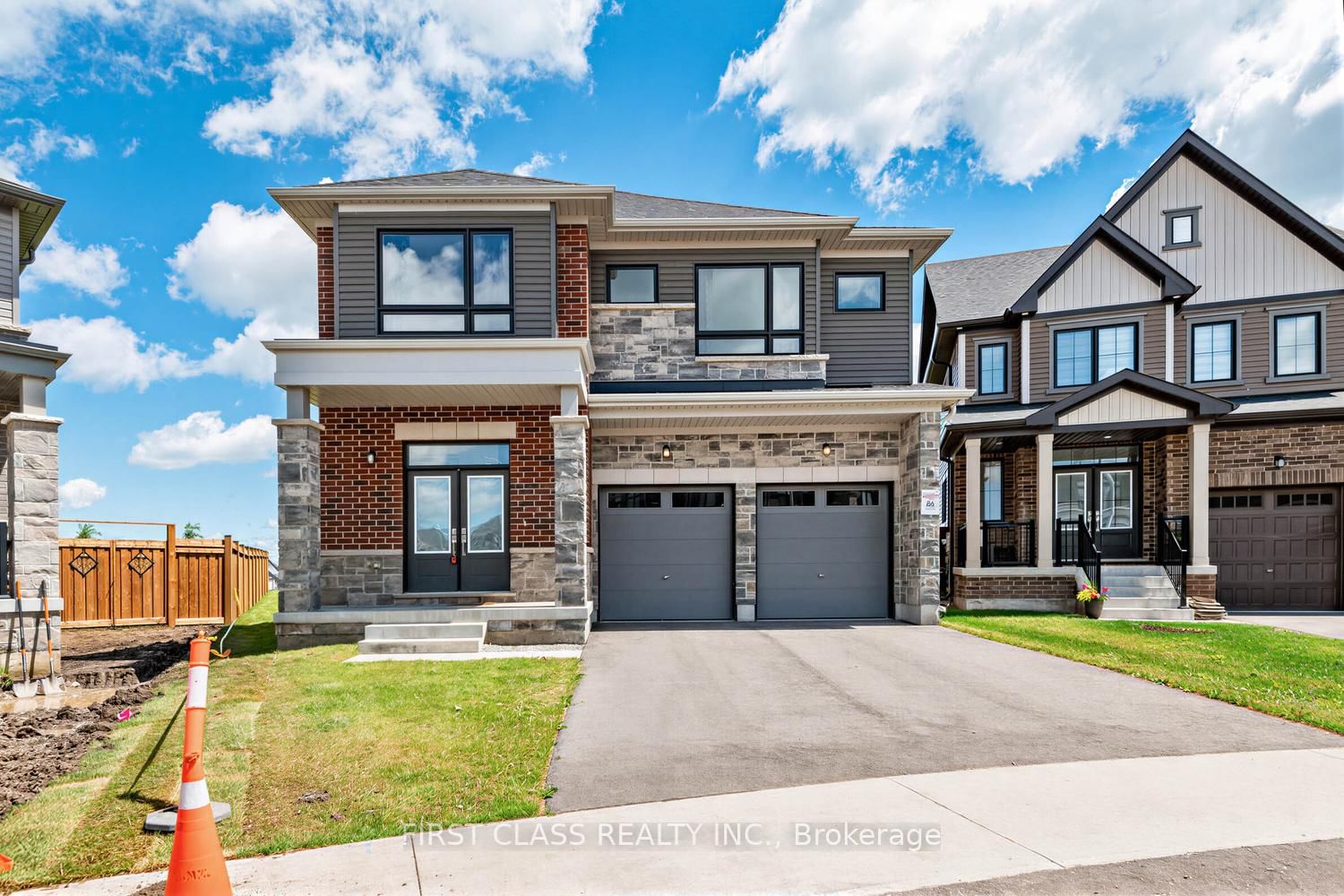 15 Abbey Crescent • Barrie, ON photo 1