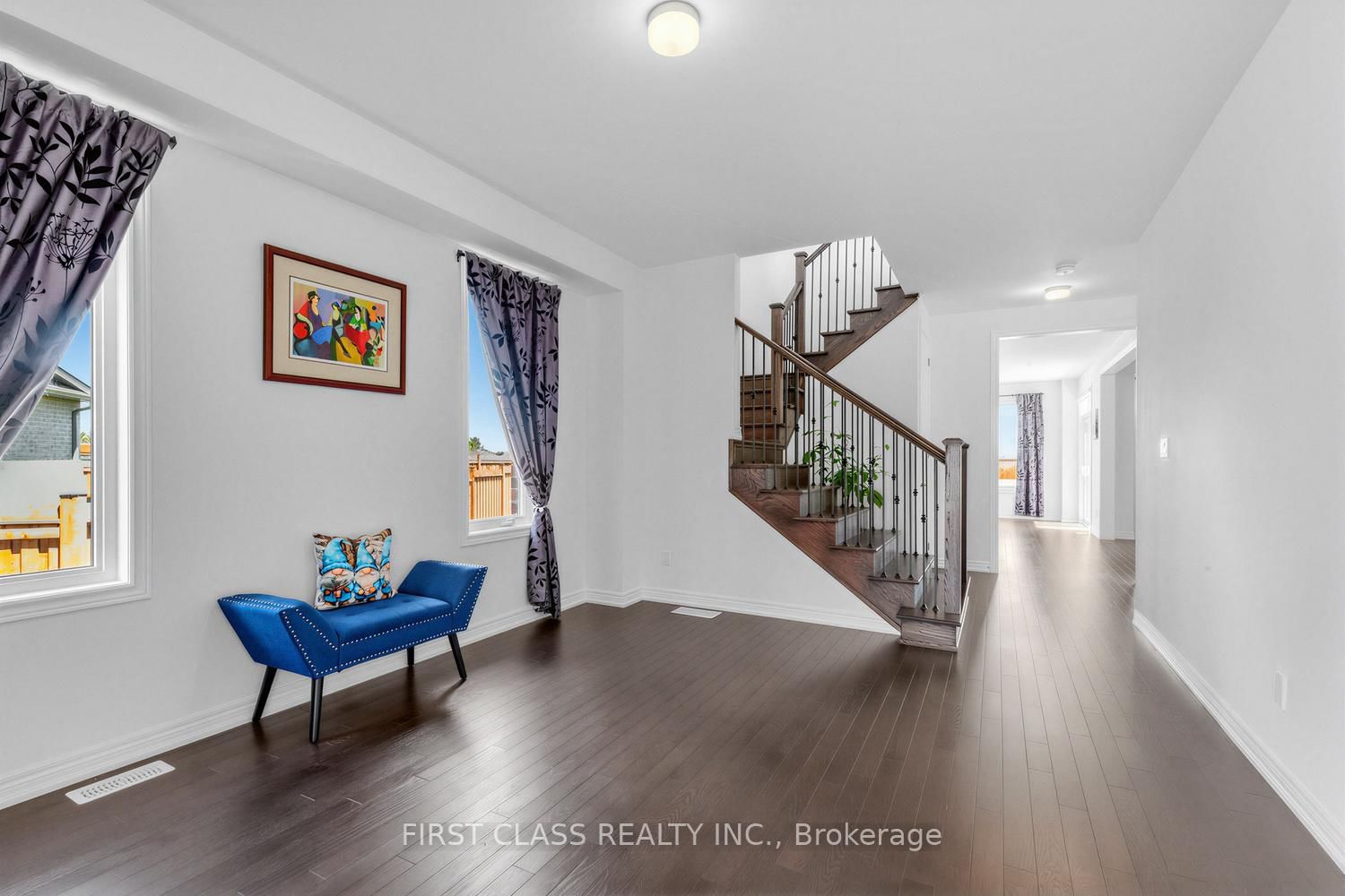 15 Abbey Crescent • Barrie, ON photo 6