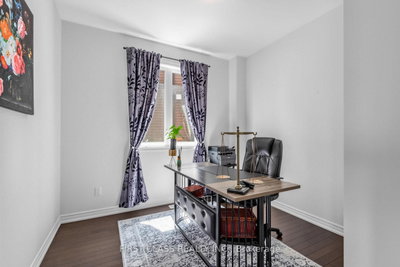 15 Abbey Crescent • Barrie, ON photo 9