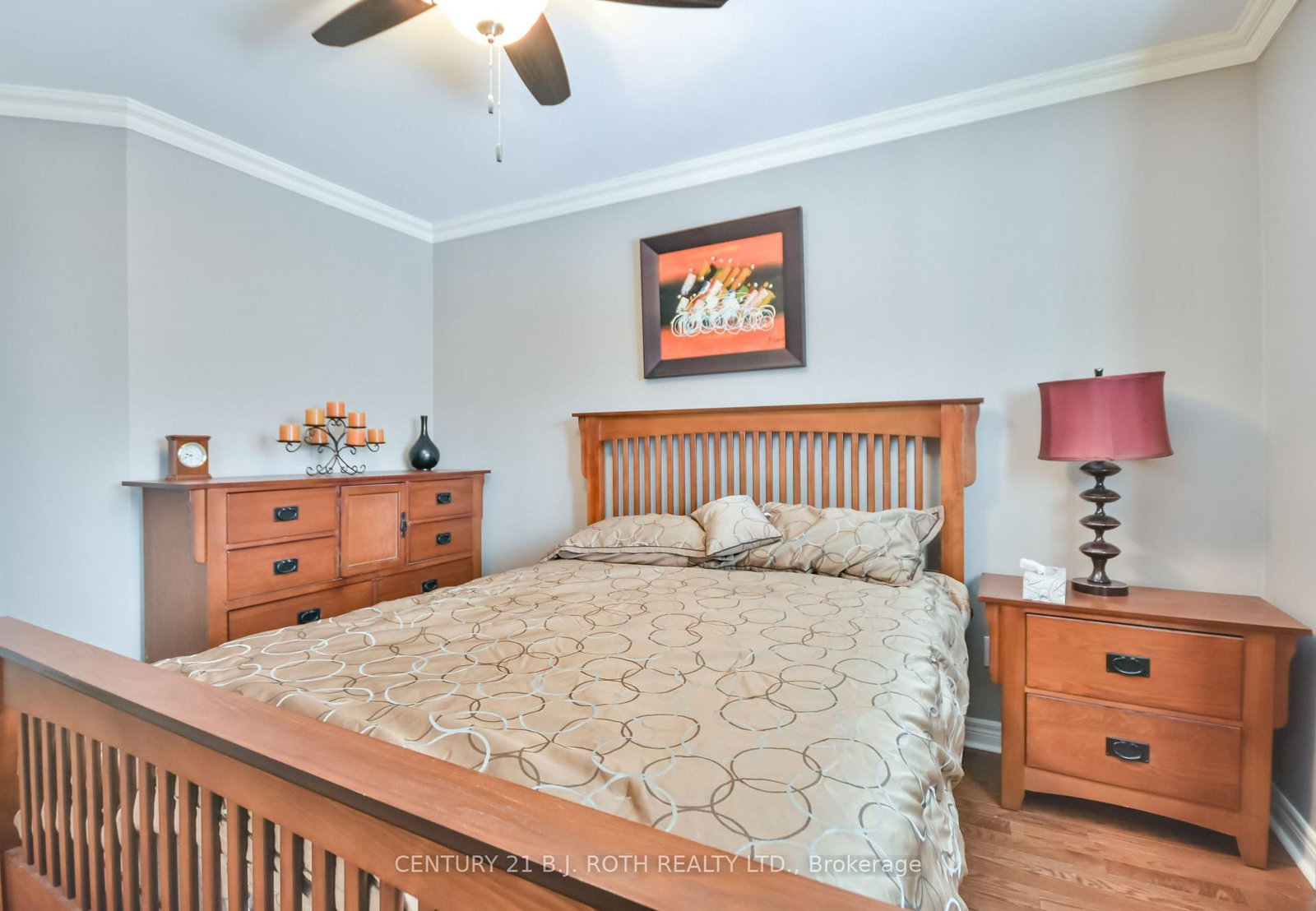 38 Camelot Square • Barrie, ON photo 18