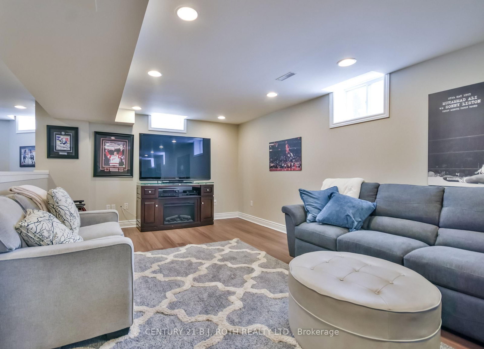 38 Camelot Square • Barrie, ON photo 26