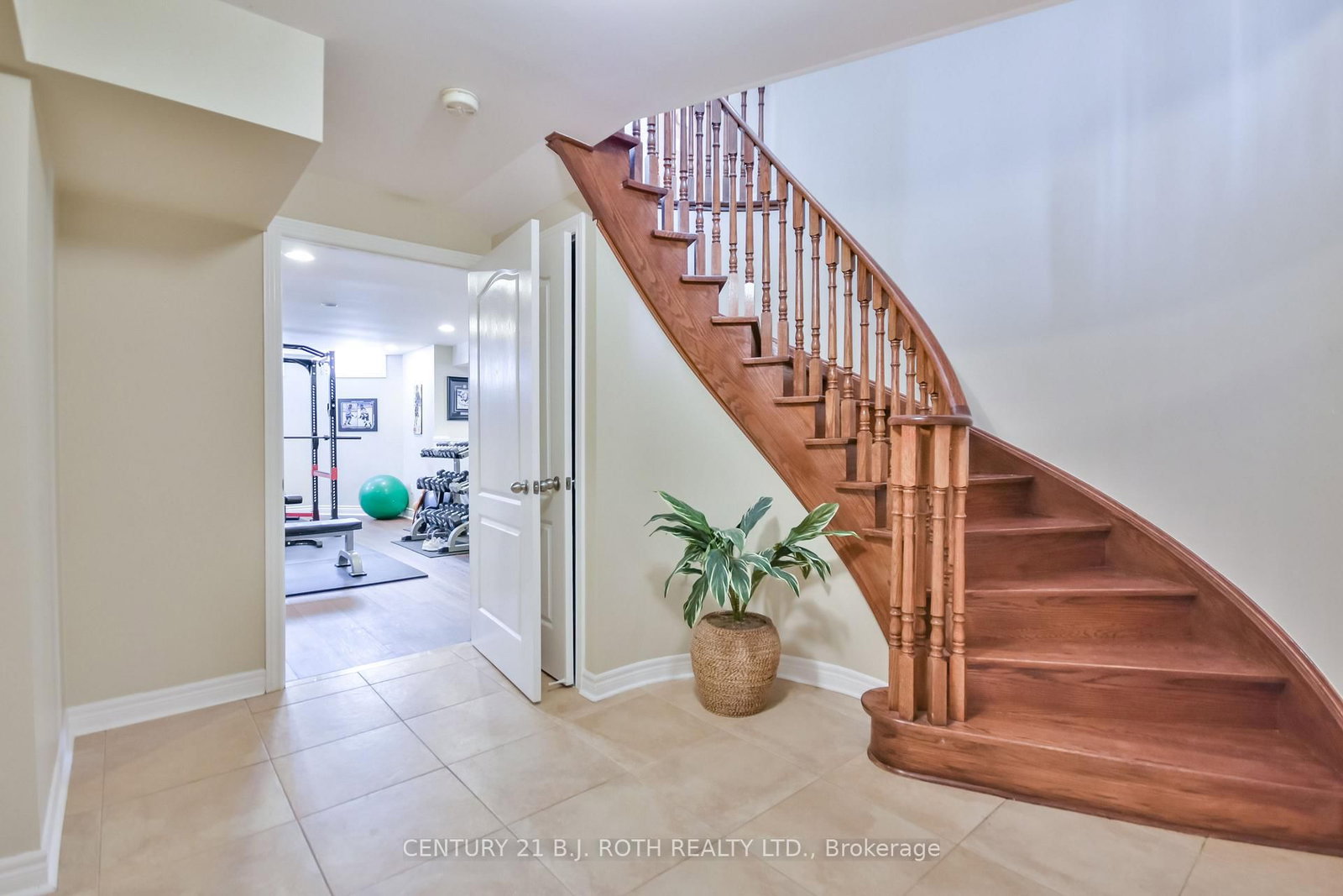 38 Camelot Square • Barrie, ON photo 28