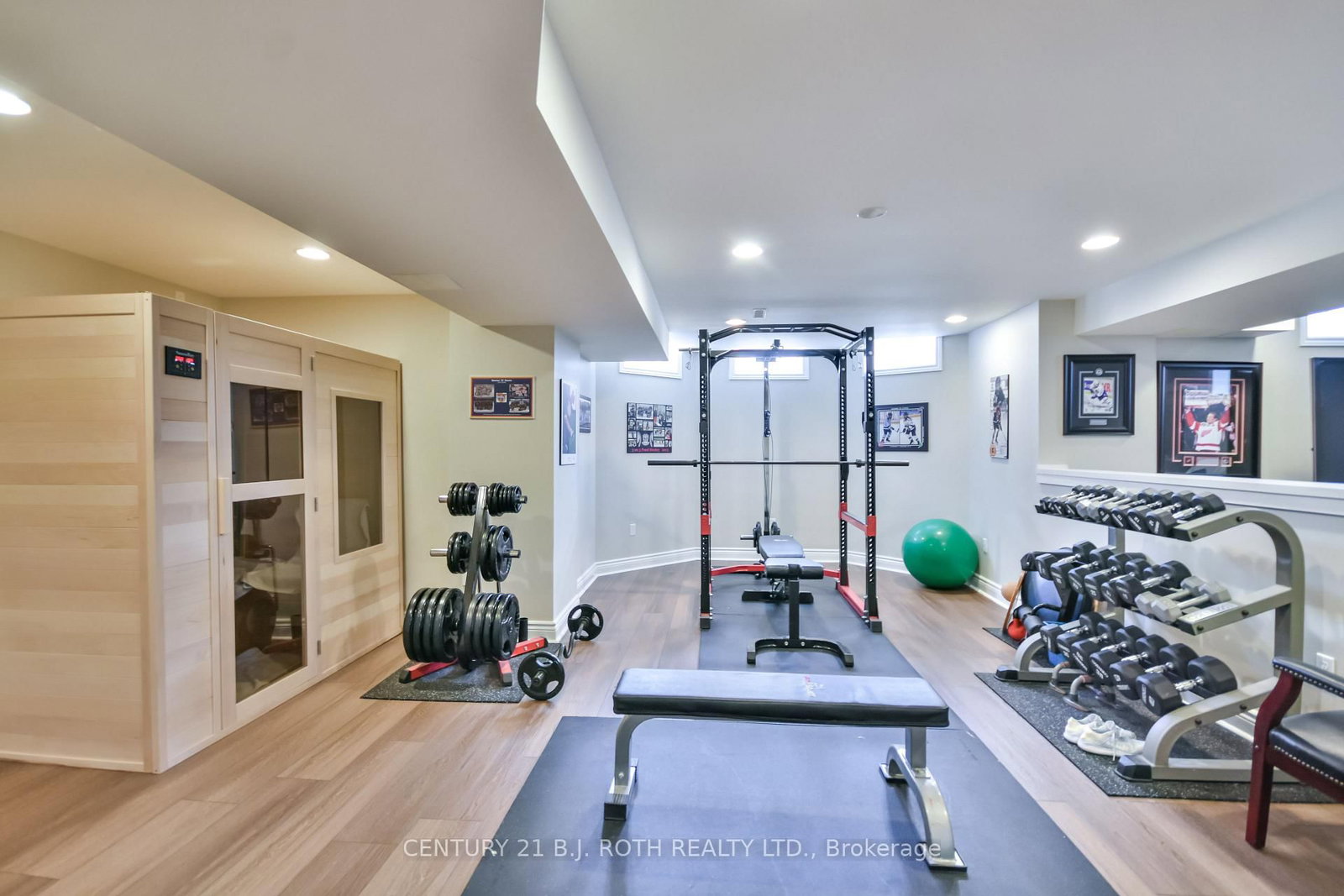 38 Camelot Square • Barrie, ON photo 31