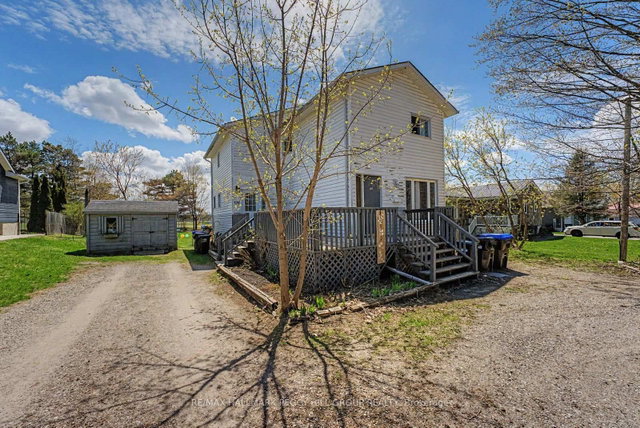2 - 126 Robert Street E