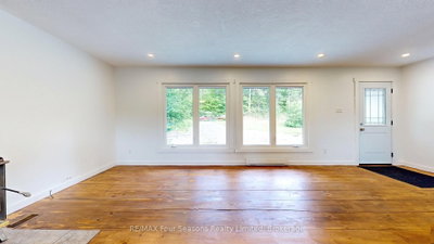 2133 Klondike Park Road • Wasaga Beach, ON photo 8