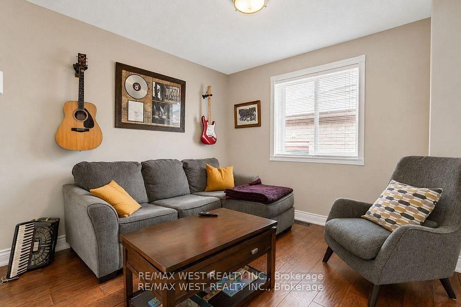 37 Kell Place • Barrie, ON photo 8