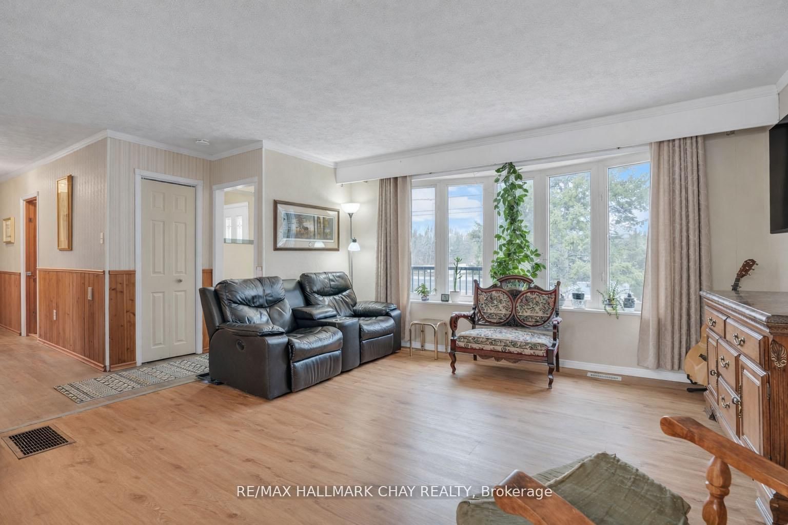 8315 93 Highway • Tiny, ON photo 10