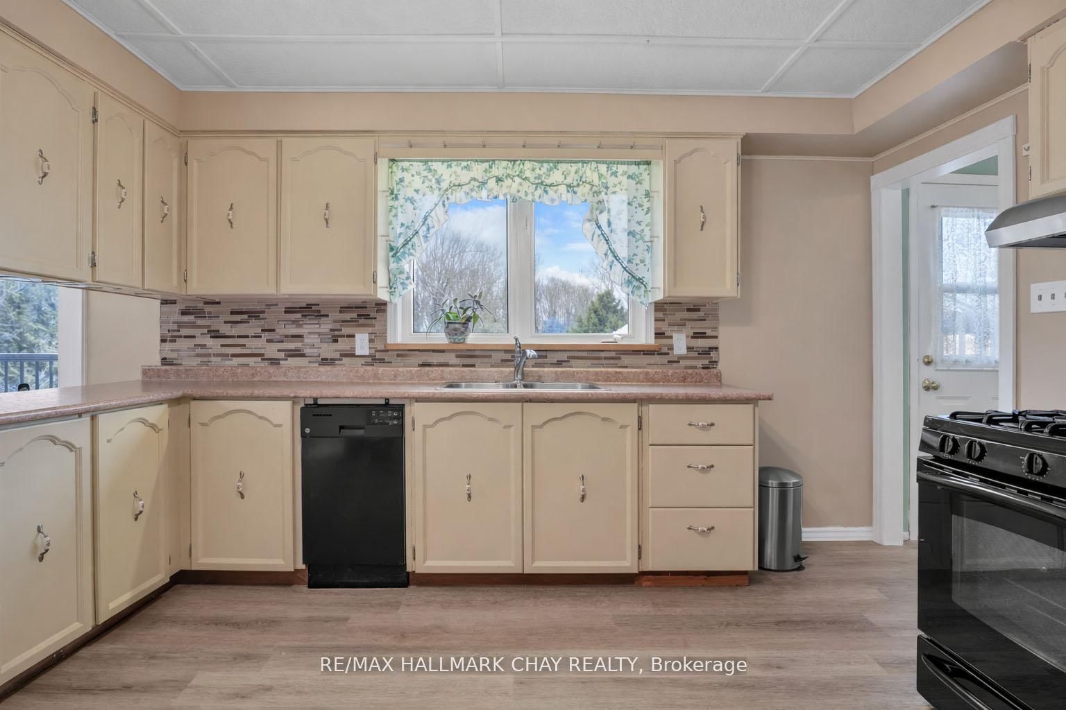 8315 93 Highway • Tiny, ON photo 5
