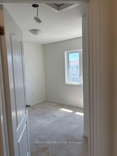 16 Hills Thistle Drive • Wasaga Beach, ON photo 12