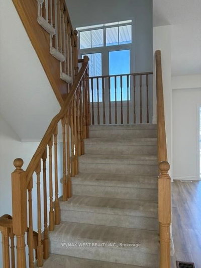 16 Hills Thistle Drive • Wasaga Beach, ON photo 4