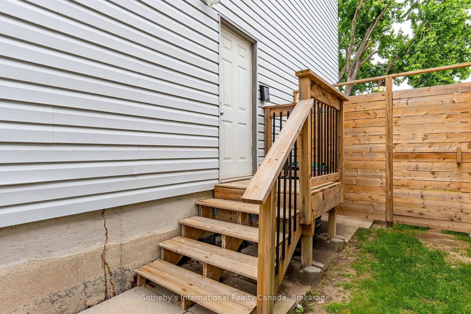 23 Carr Drive • Barrie, ON photo 37