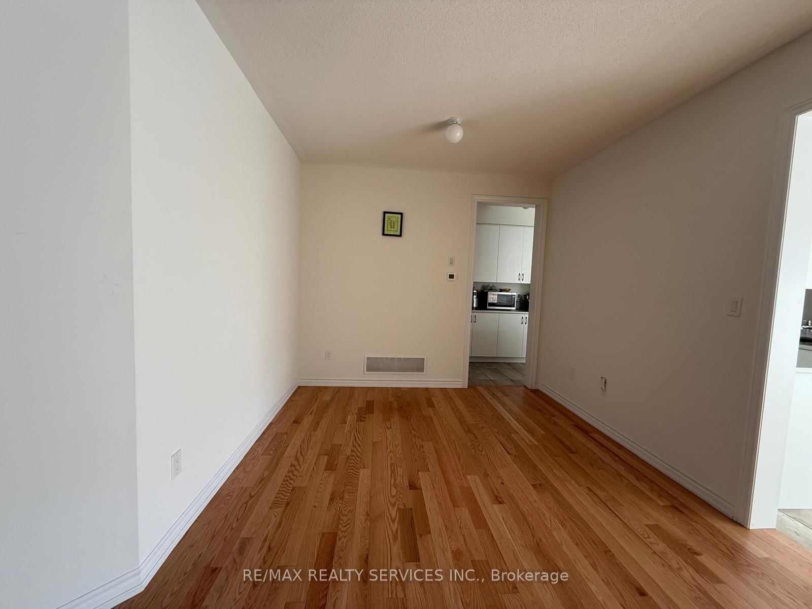 39 Prudhoe Terrace • Barrie, ON photo 23