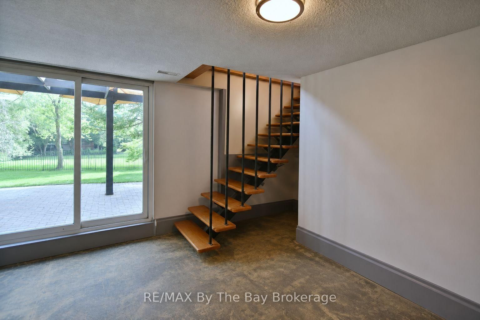 103 Sunnidale Road S • Wasaga Beach, ON photo 16