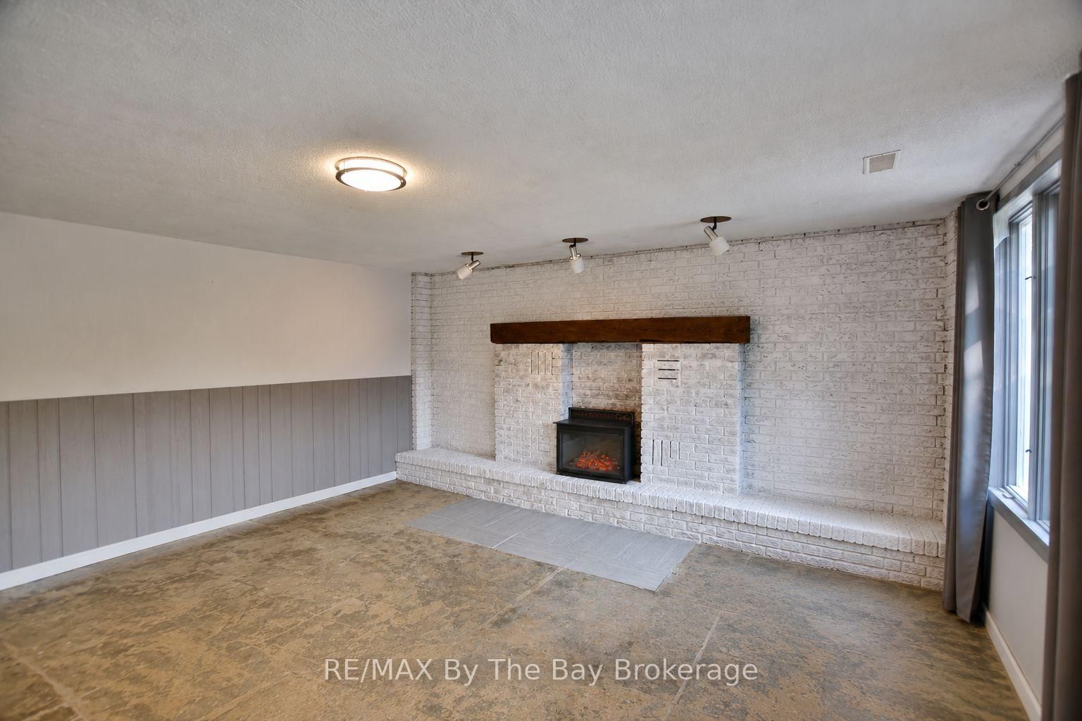 103 Sunnidale Road S • Wasaga Beach, ON photo 18