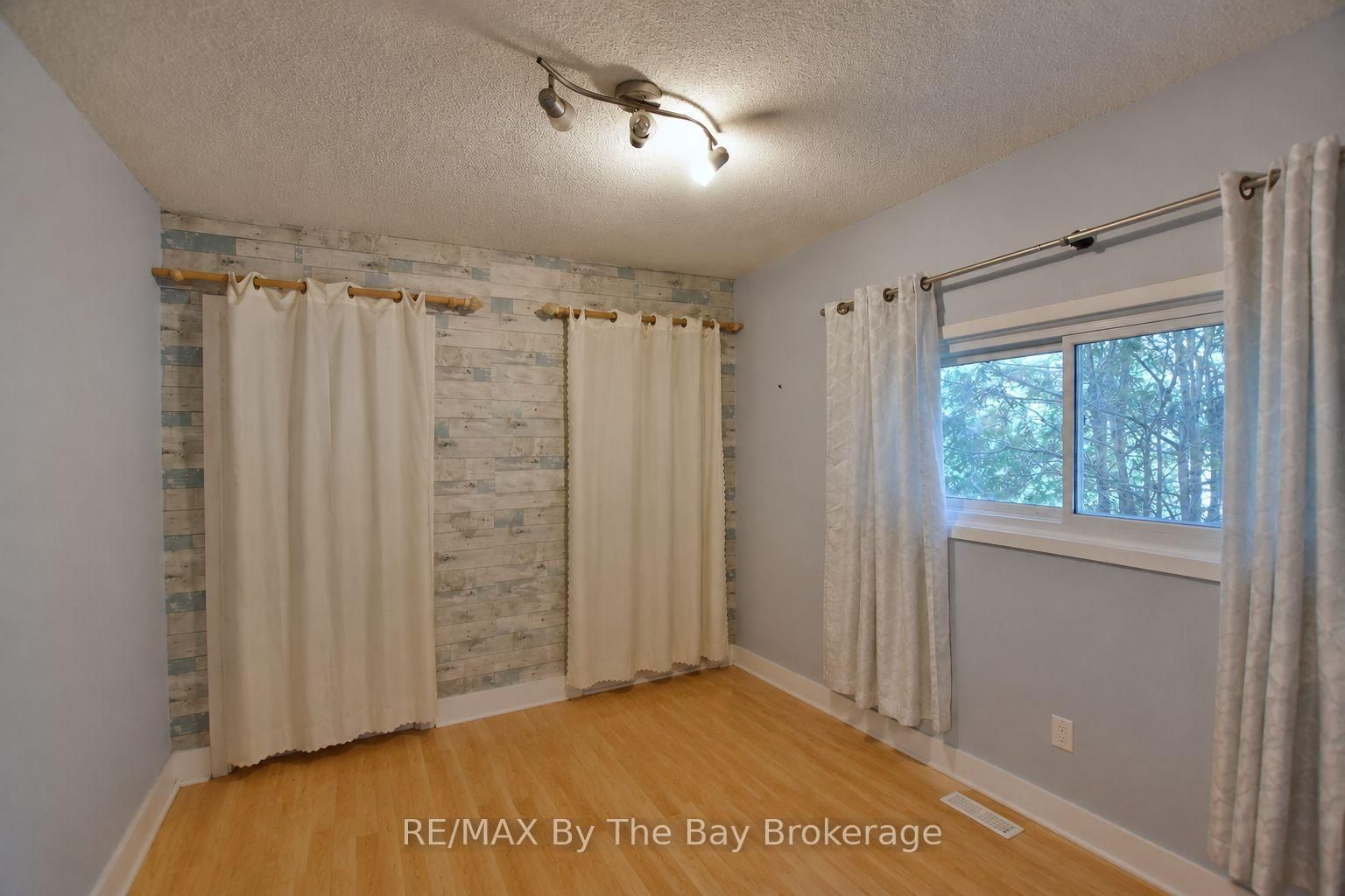 103 Sunnidale Road S • Wasaga Beach, ON photo 7