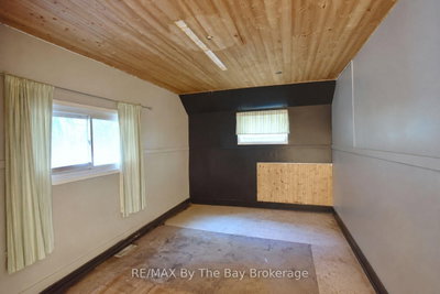 103 Sunnidale Road S • Wasaga Beach, ON photo 8