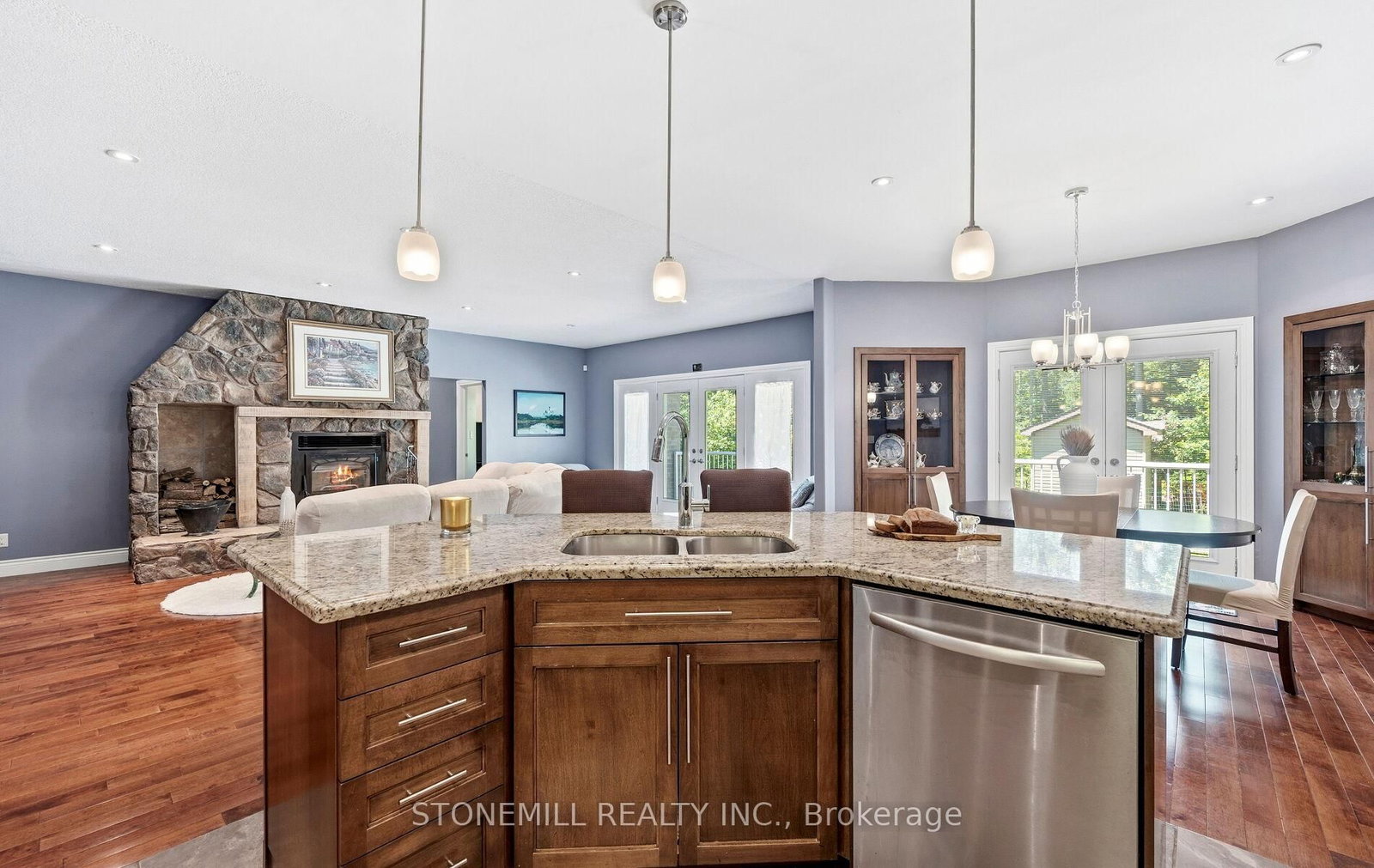 868 Eastdale Drive • Wasaga Beach, ON photo 14