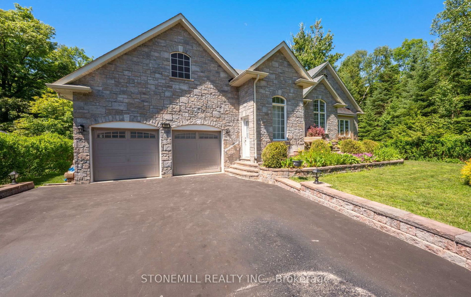 868 Eastdale Drive • Wasaga Beach, ON photo 3