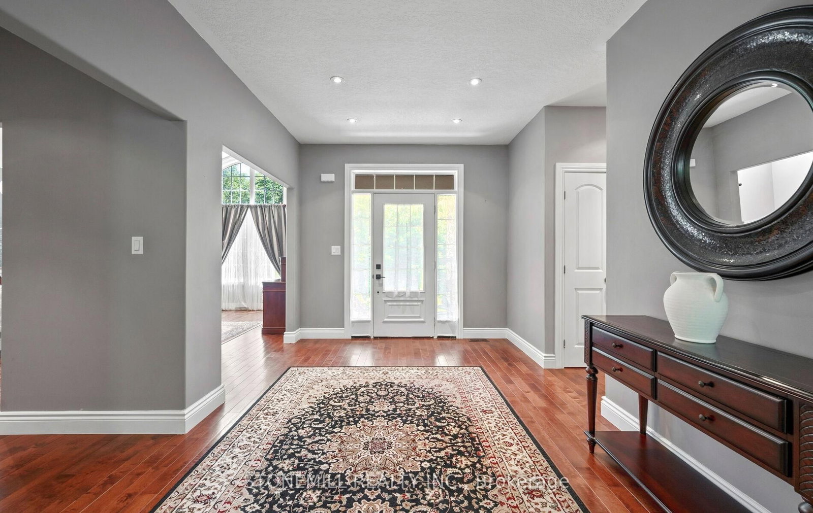 868 Eastdale Drive • Wasaga Beach, ON photo 5