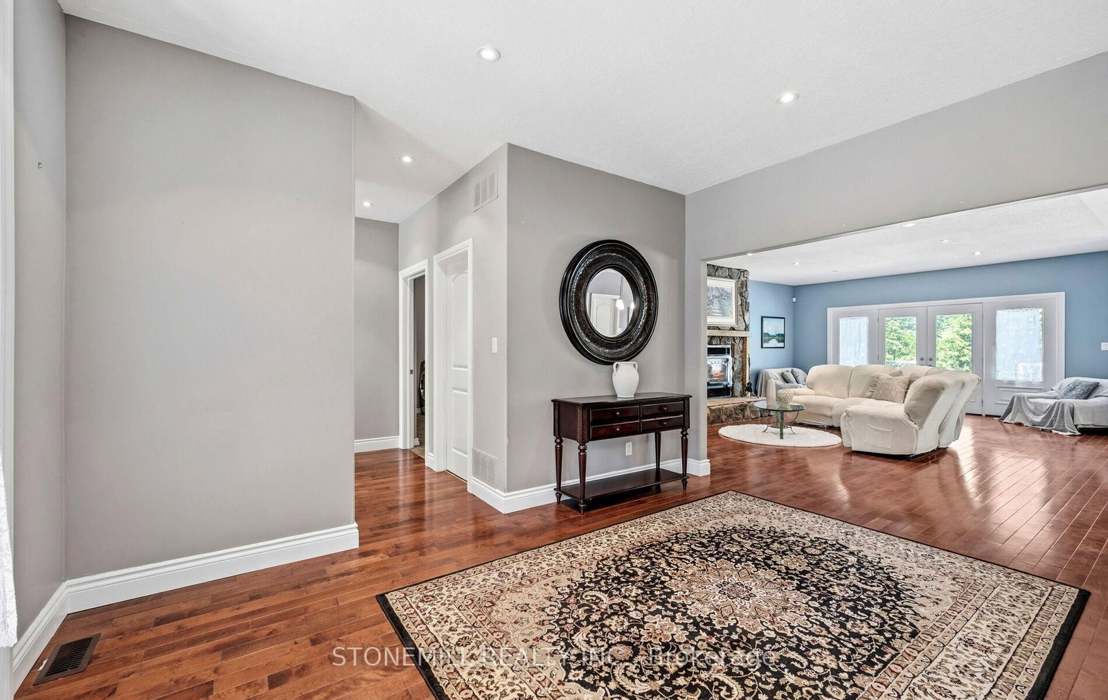868 Eastdale Drive • Wasaga Beach, ON photo 6