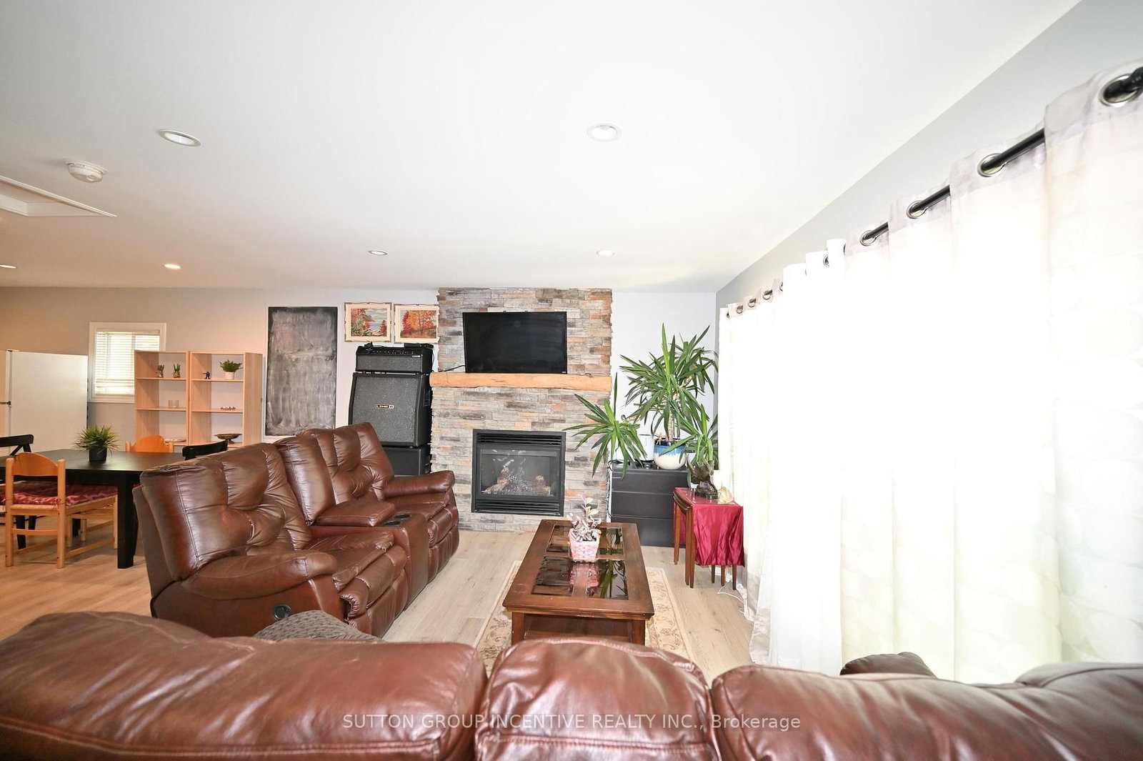 79 23RD Street N • Wasaga Beach, ON photo 4