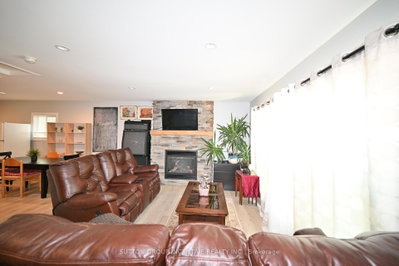 79 23RD Street N • Wasaga Beach, ON photo 4