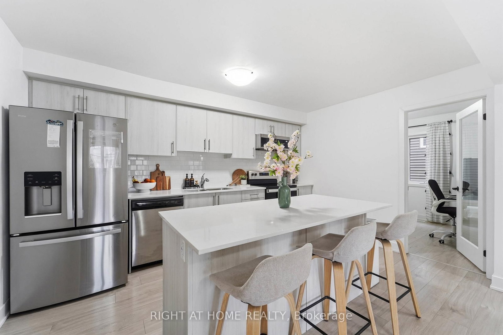 50 Hay Lane • Barrie, ON photo 11
