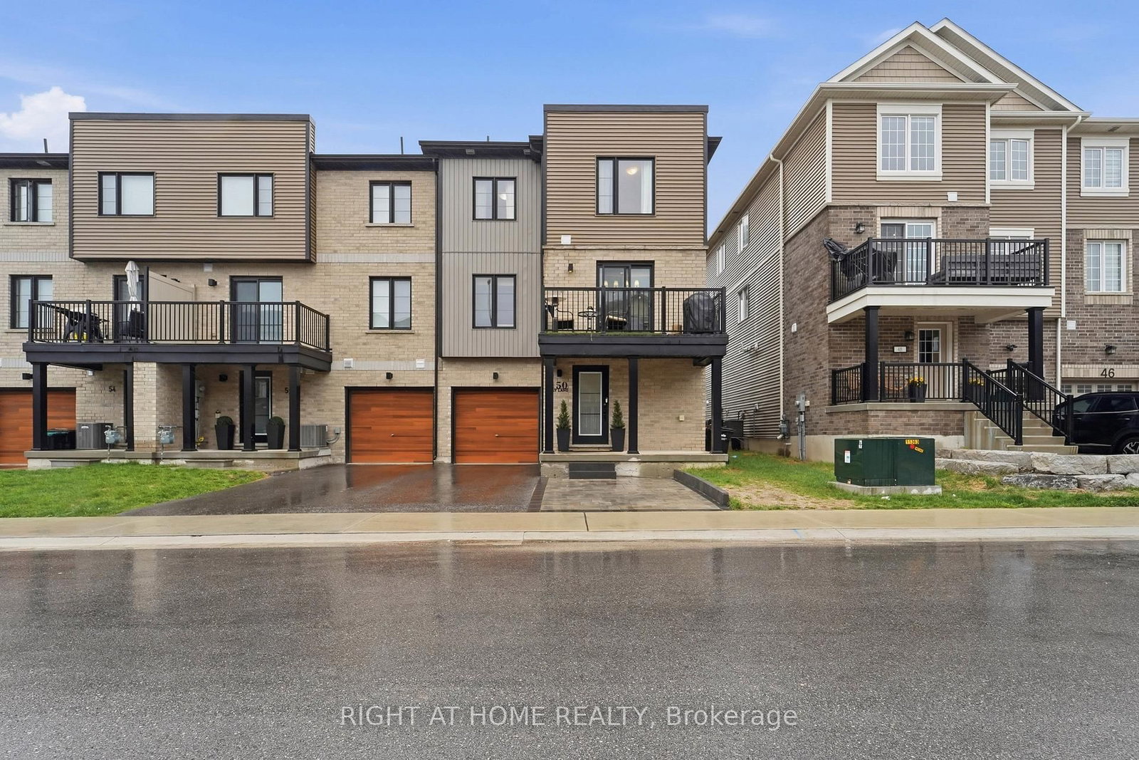 50 Hay Lane • Barrie, ON photo 2