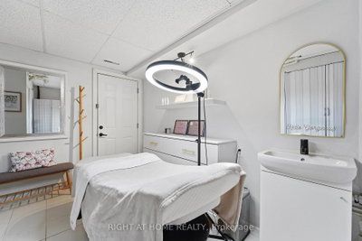 50 Hay Lane • Barrie, ON photo 9