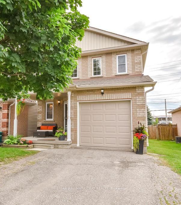 37 Julia Crescent