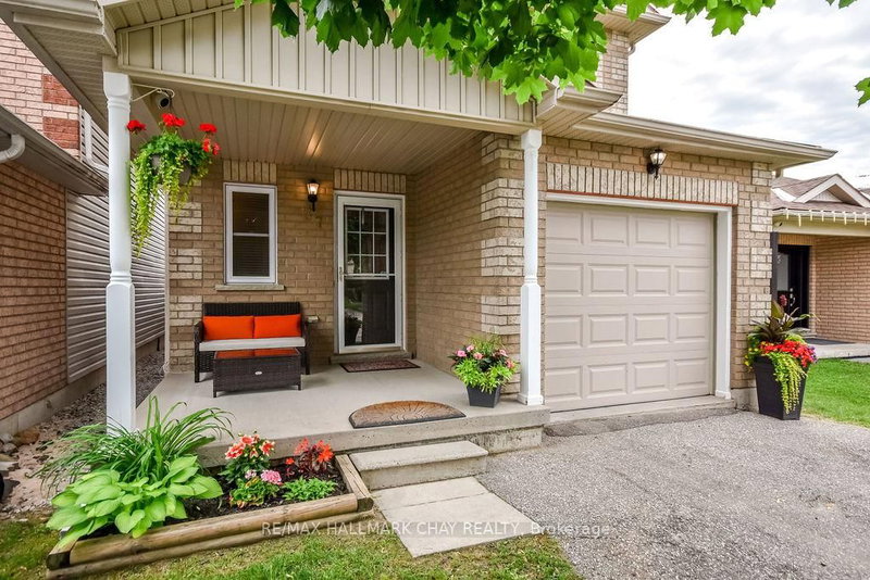 37 Julia Crescent