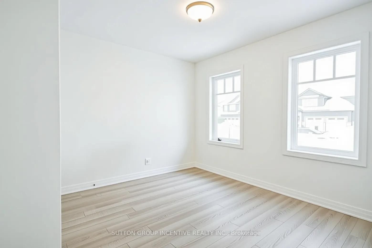 47 Harold Avenue • Severn, ON photo 3