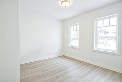 47 Harold Avenue • Severn, ON photo 3