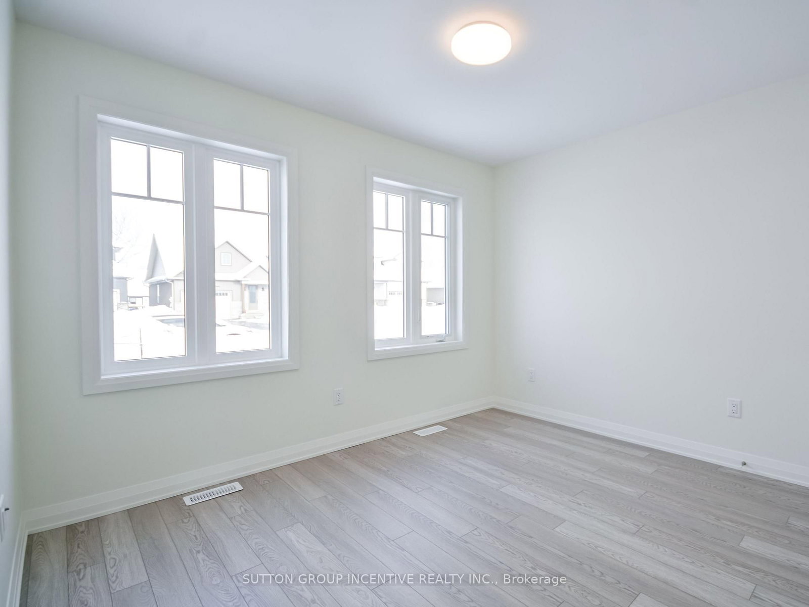 45 Harold Avenue • Severn, ON photo 13