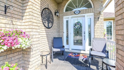 36 Benjamin Lane • Barrie, ON photo 4