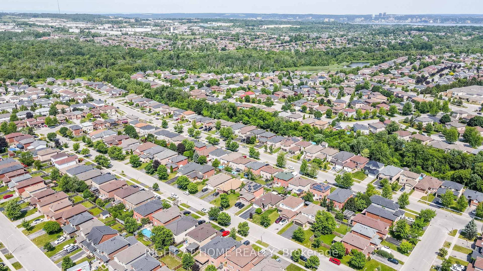 36 Benjamin Lane • Barrie, ON photo 48