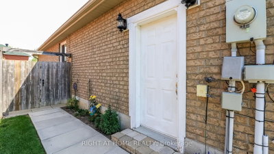 36 Benjamin Lane • Barrie, ON photo 5