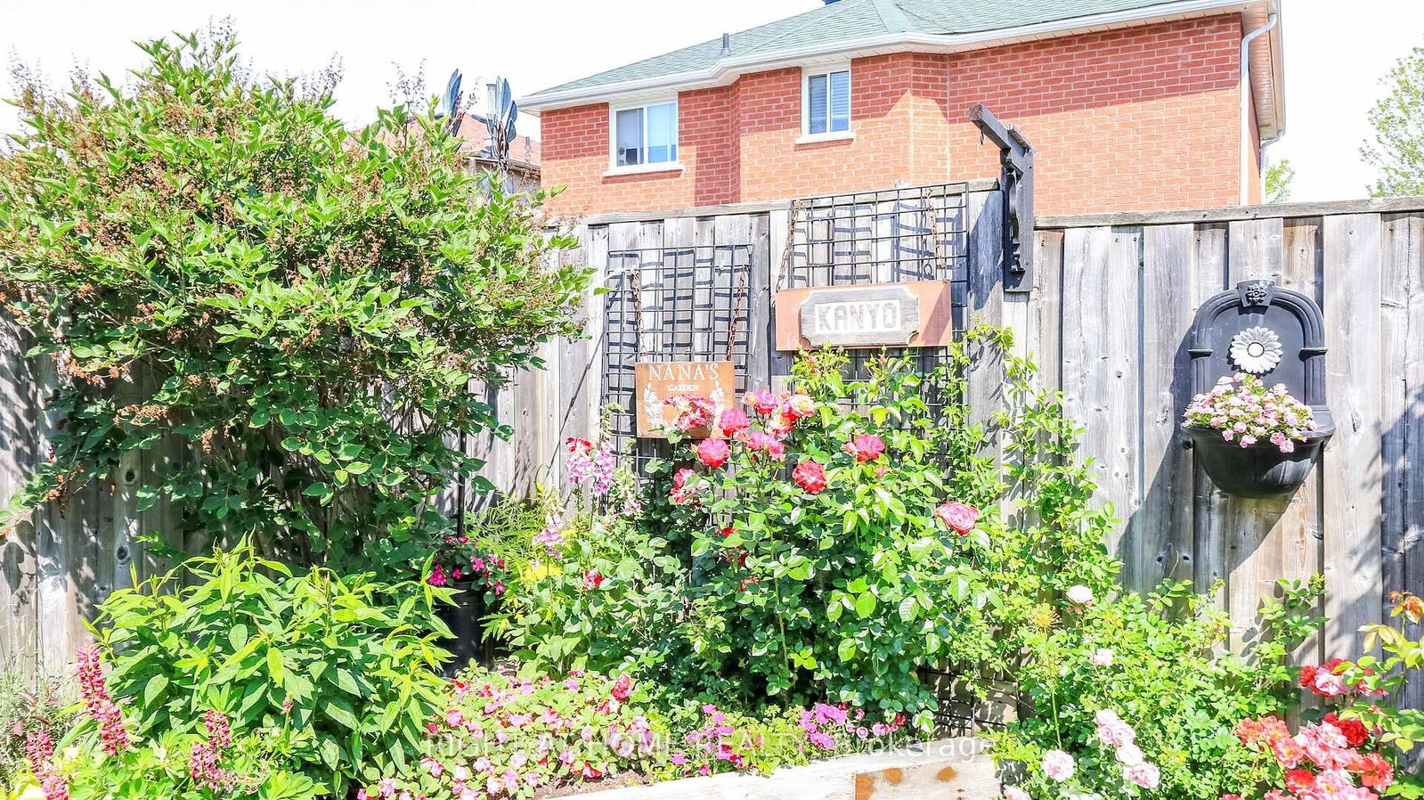 36 Benjamin Lane • Barrie, ON photo 8