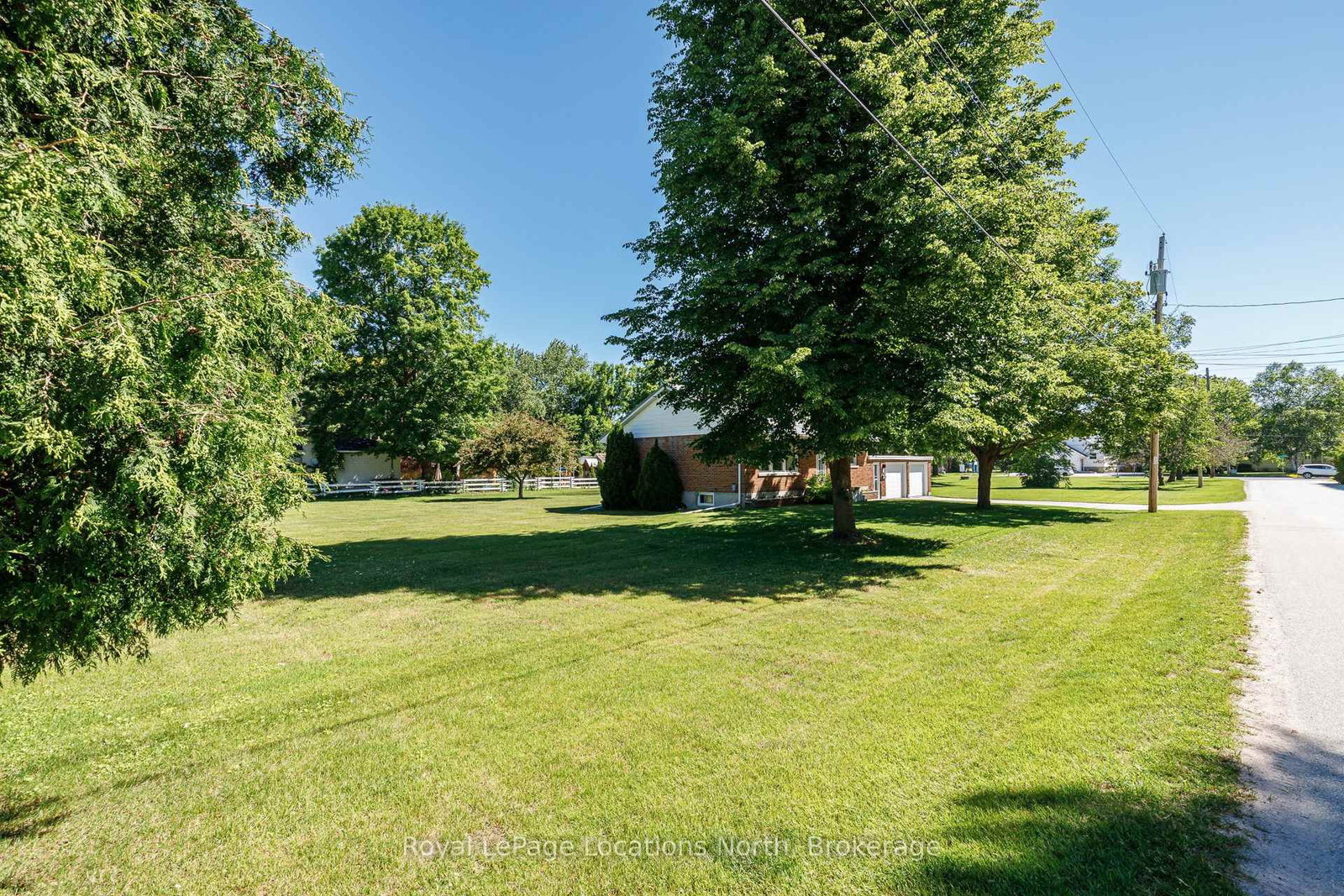 2 Buist Street • Clearview, ON photo 5