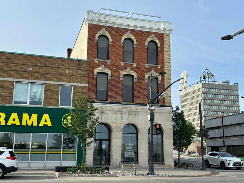 64 Dunlop St E photo 2